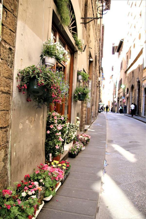 Historic Center! Charming Traditional Florentine Building - Ac,Wifi - By LikehomeФлоренція Екстер'єр фото
